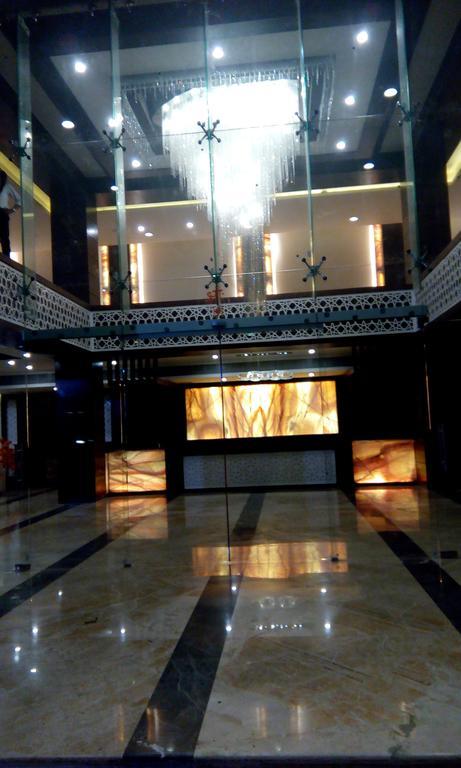 Meghdoot Hotel & Resort Ujjain Eksteriør billede