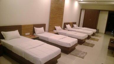 Meghdoot Hotel & Resort Ujjain Eksteriør billede