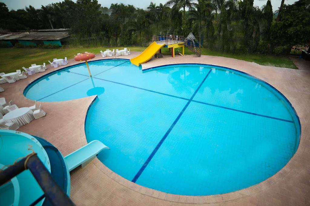 Meghdoot Hotel & Resort Ujjain Eksteriør billede