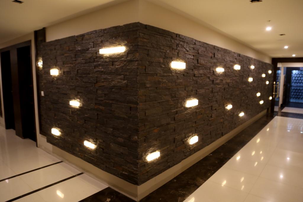 Meghdoot Hotel & Resort Ujjain Eksteriør billede
